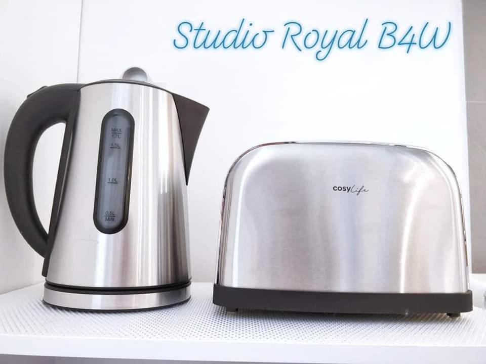Studio Royal by Beds4Wanderlust - Place du marché avec parking privé Fontainebleau Habitación foto