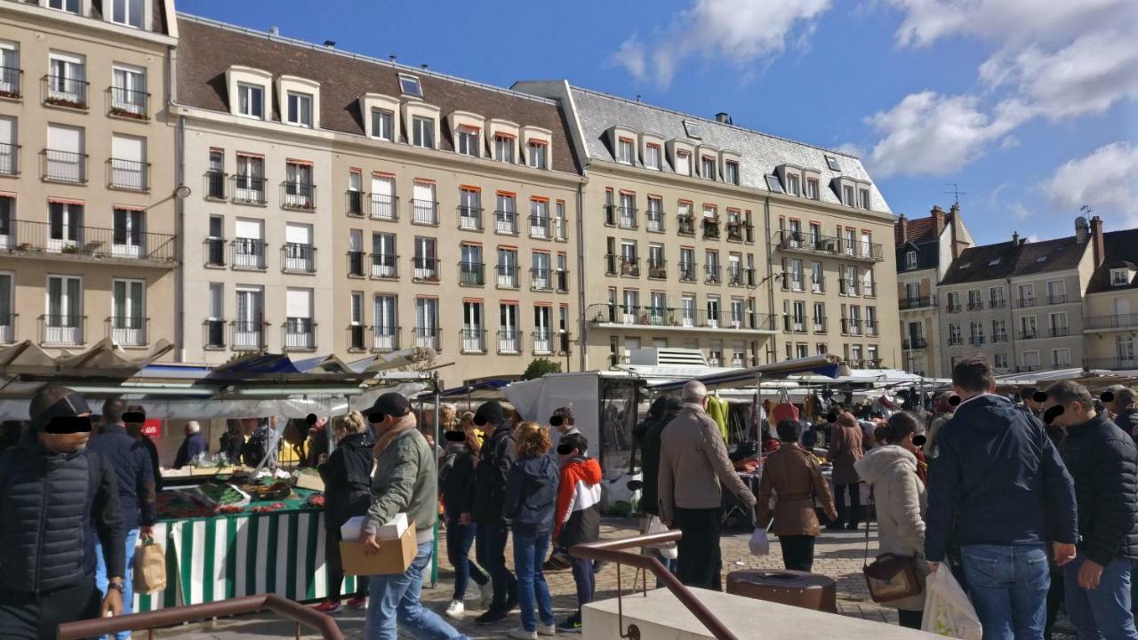 Studio Royal by Beds4Wanderlust - Place du marché avec parking privé Fontainebleau Exterior foto